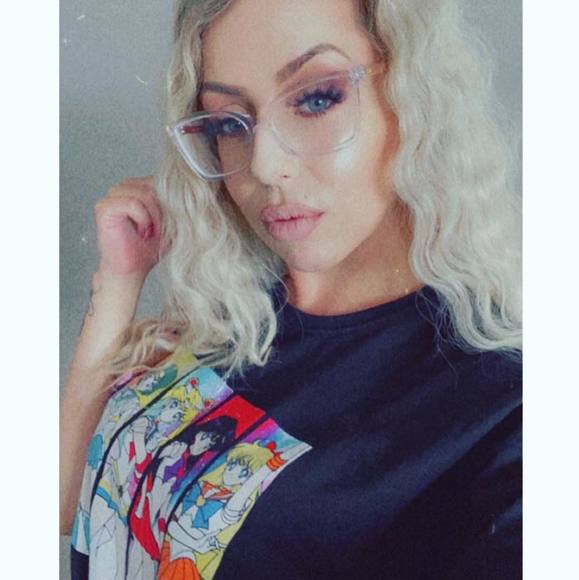 Meet your Posher, Jenna - Picture 1 of 1